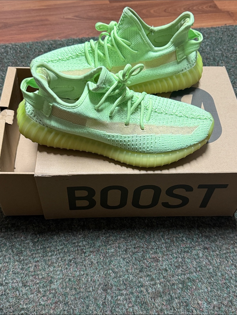2019 adidas Yeezy Boost 350 V2 GID 'Glow'